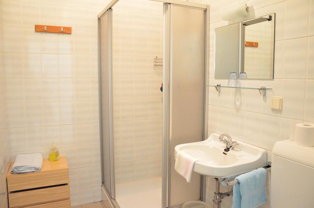 Gasthof-Pension Karawankenblick Portschach am Woerthersee Room photo